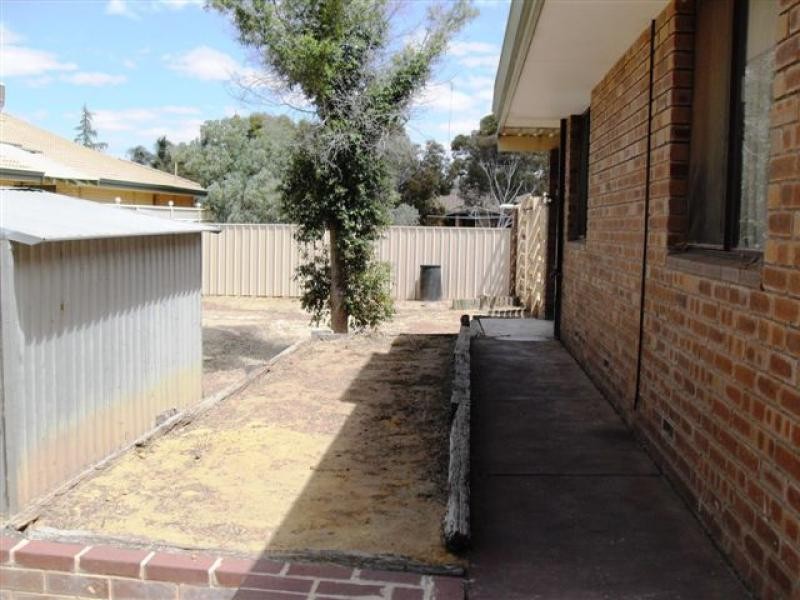 5 Cowan Way, Merredin WA 6415