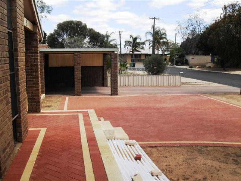 5 Cowan Way, Merredin WA 6415