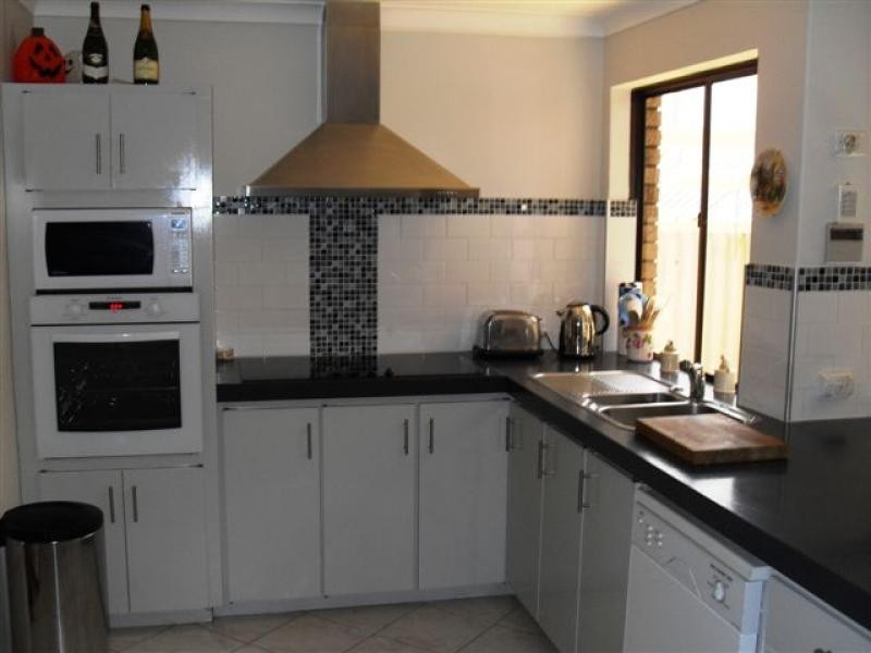 85 Bates Street, Merredin WA 6415