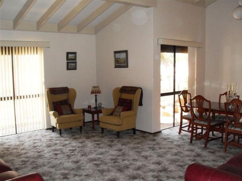 85 Bates Street, Merredin WA 6415