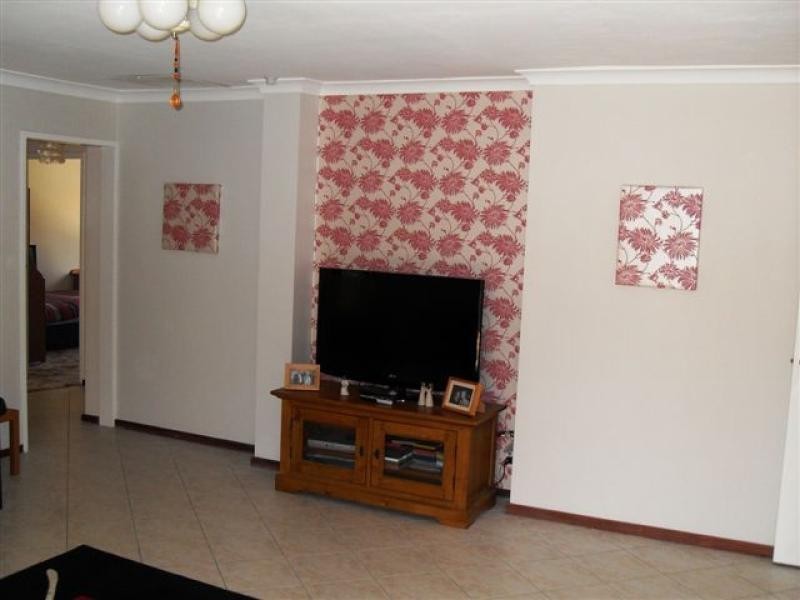 85 Bates Street, Merredin WA 6415