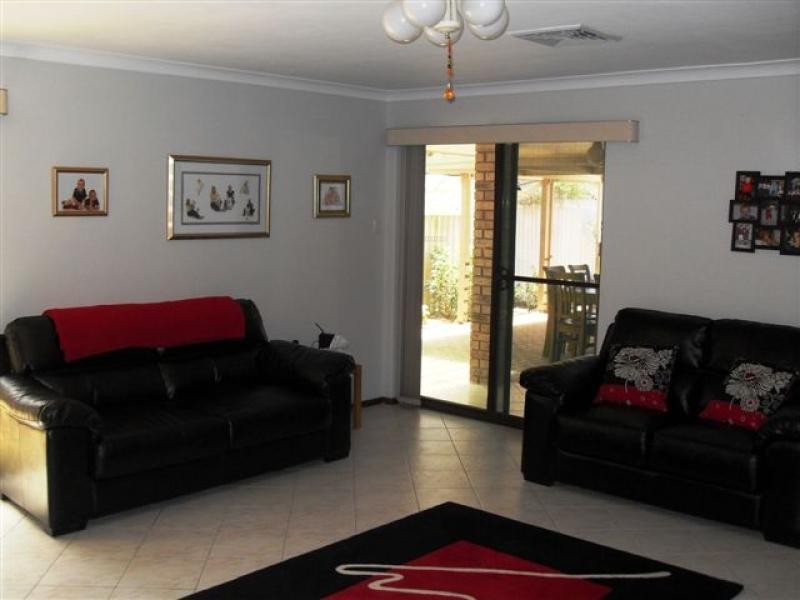 85 Bates Street, Merredin WA 6415