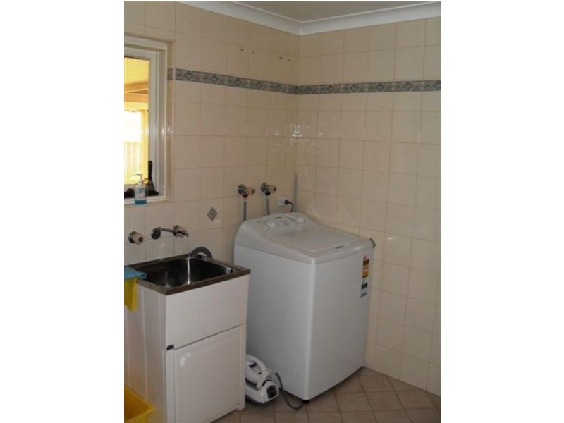 85 Bates Street, Merredin WA 6415