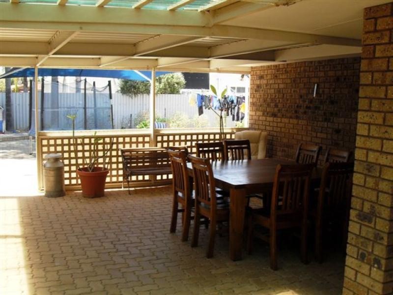 85 Bates Street, Merredin WA 6415