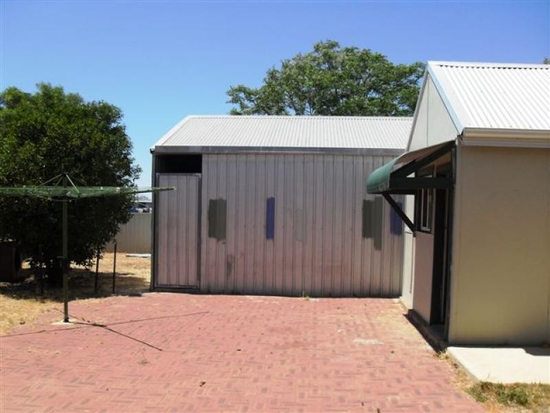 21 Woolgar Avenue, Merredin WA 6415