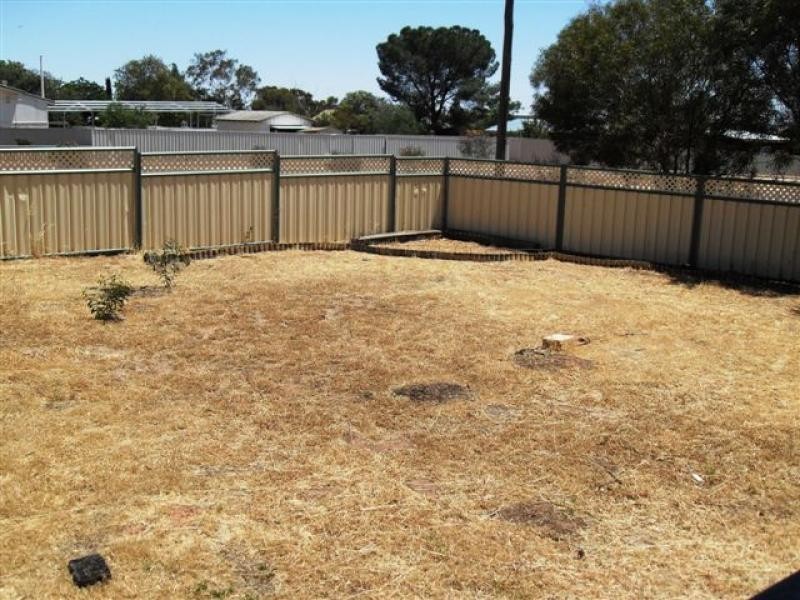 21 Woolgar Avenue, Merredin WA 6415