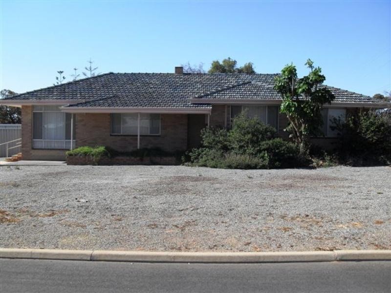18 Priestley Street, Merredin WA 6415