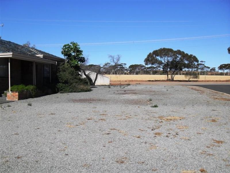 18 Priestley Street, Merredin WA 6415