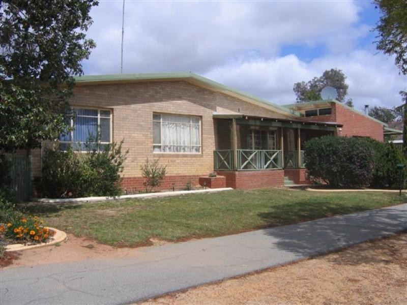 47 French Avenue, Merredin WA 6415