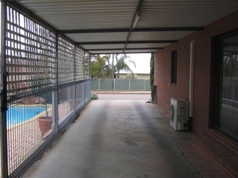 47 French Avenue, Merredin WA 6415