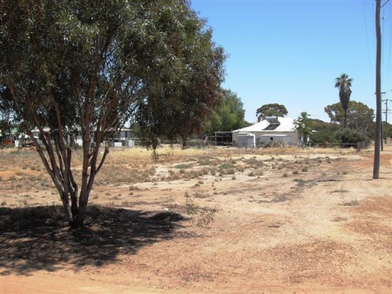 6 Solomon Street, Merredin WA 6415