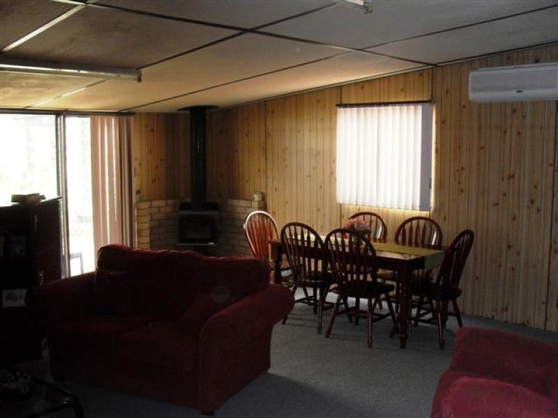 5 Lefroy Street, Merredin WA 6415