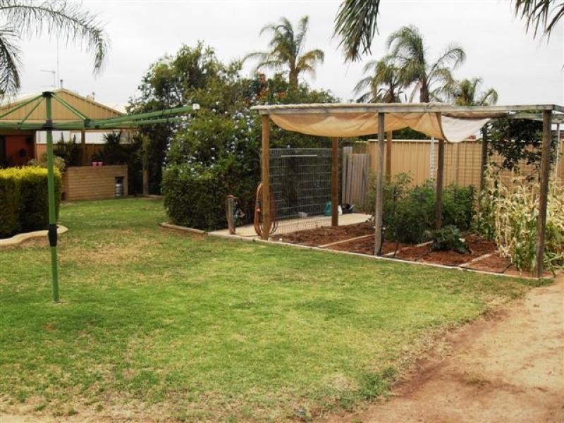 5 Lefroy Street, Merredin WA 6415