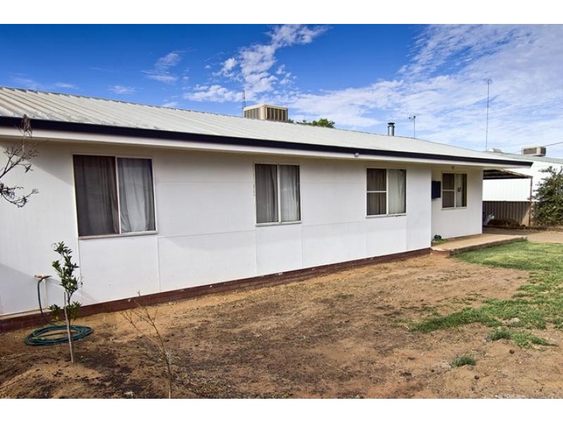 16 Cruickshank Road, Mukinbudin WA 6479