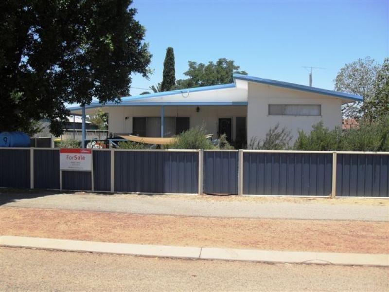 9 Growden Street, Merredin WA 6415
