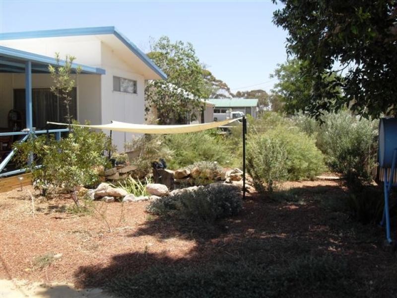 9 Growden Street, Merredin WA 6415