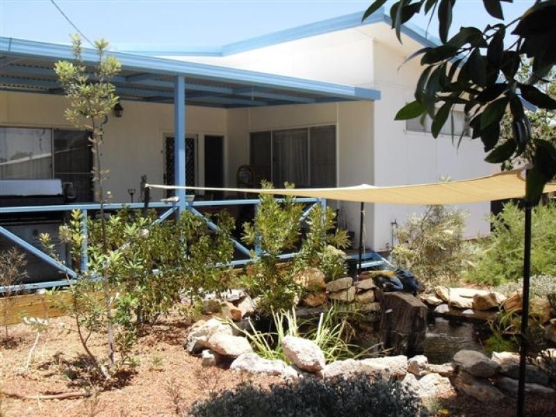 9 Growden Street, Merredin WA 6415