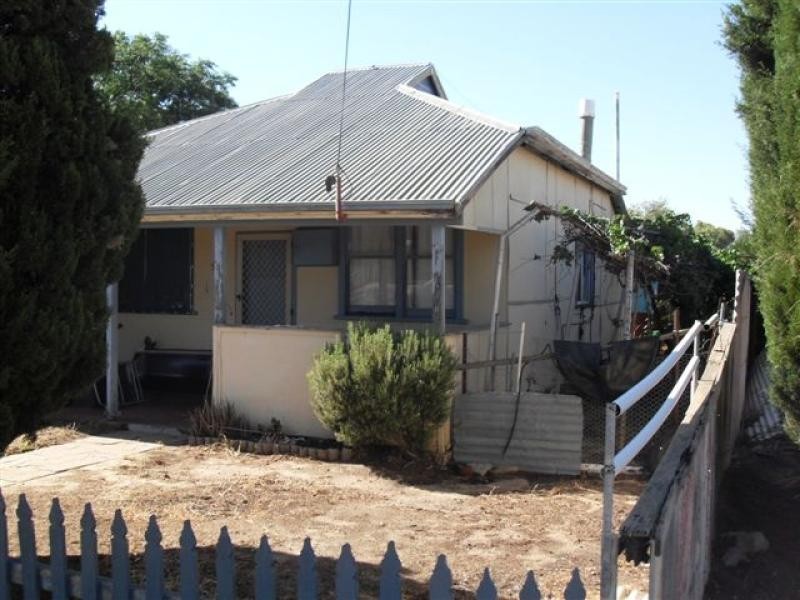 53 Duff Street, Merredin WA 6415