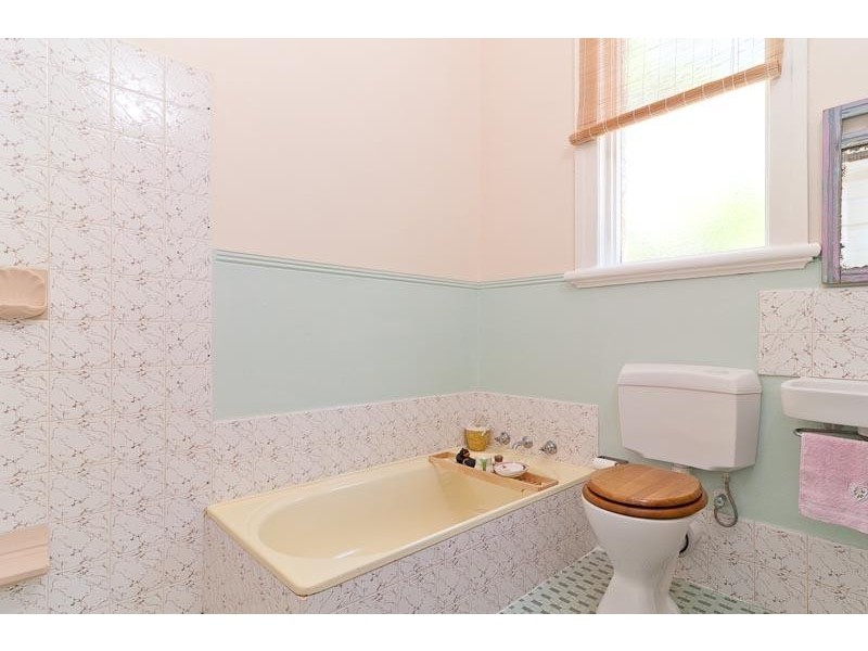 60 Massingham Street, Kellerberrin WA 6410