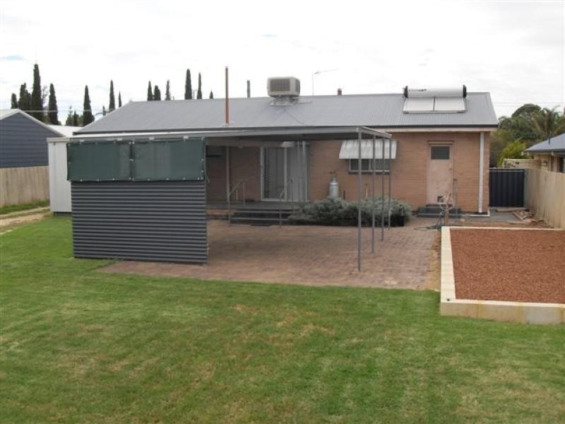 6 Haines Street, Merredin WA 6415