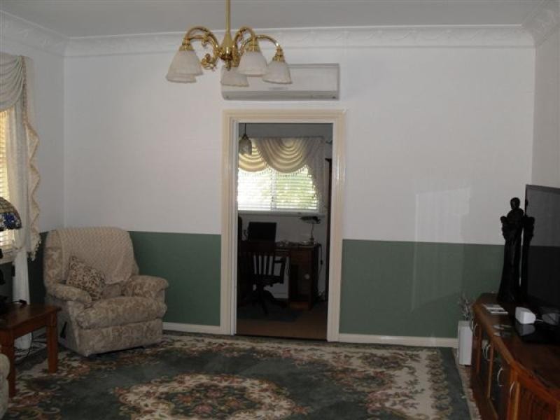 25 Cunningham Street, Merredin WA 6415