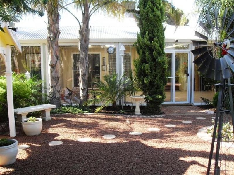 25 Cunningham Street, Merredin WA 6415