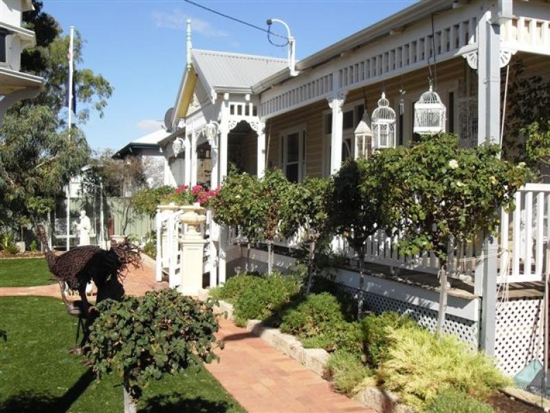 25 Cunningham Street, Merredin WA 6415