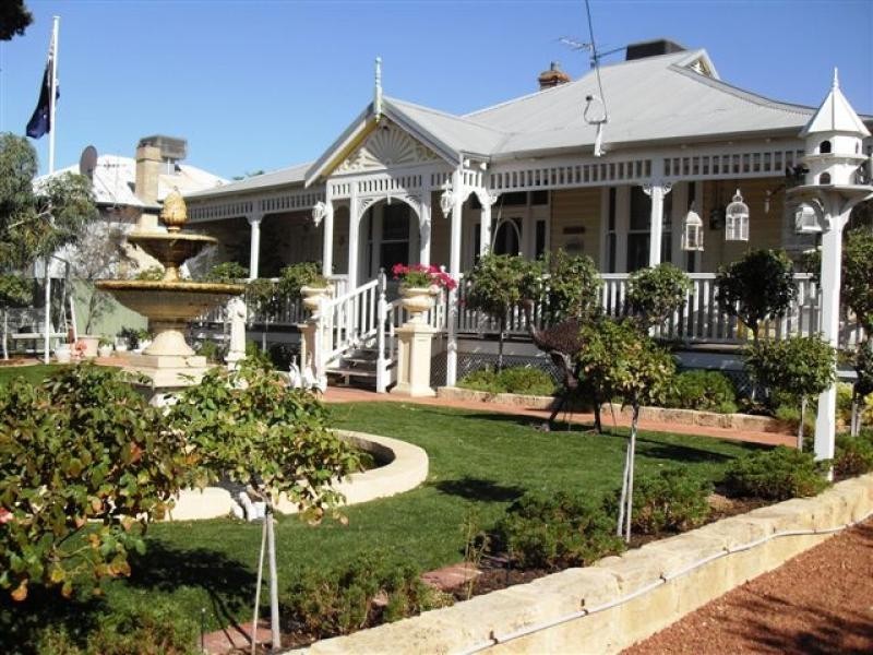 25 Cunningham Street, Merredin WA 6415