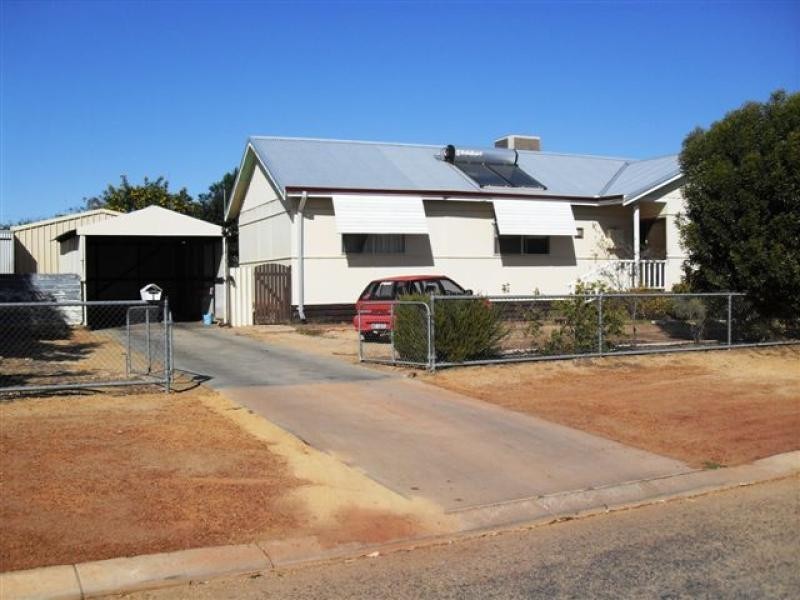 1 Caw Street, Merredin WA 6415