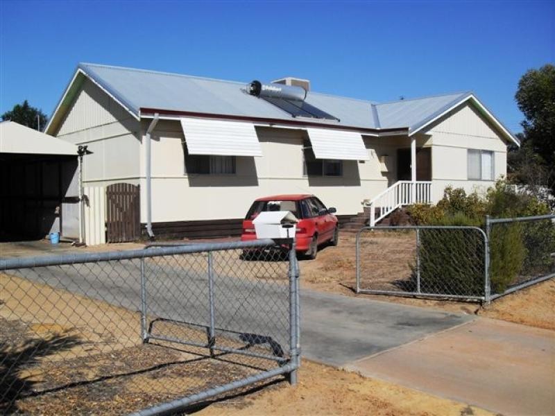 1 Caw Street, Merredin WA 6415