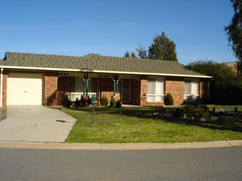 29 FRANKLIN COURT, Jerrabomberra NSW 2619