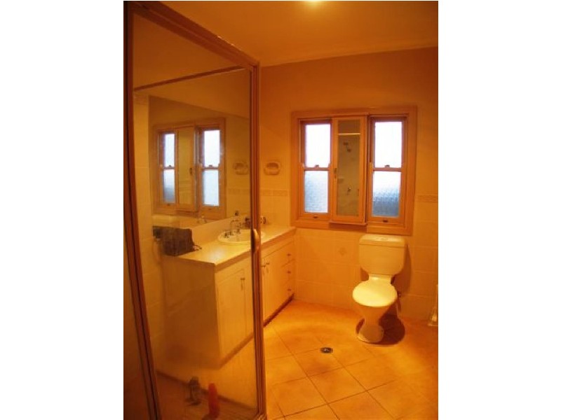 12 WHITE AVENUE, Queanbeyan NSW 2620