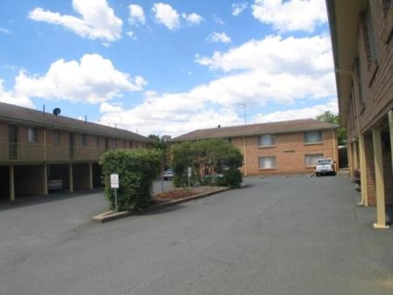 16/2 DONALD ROAD, Queanbeyan NSW 2620
