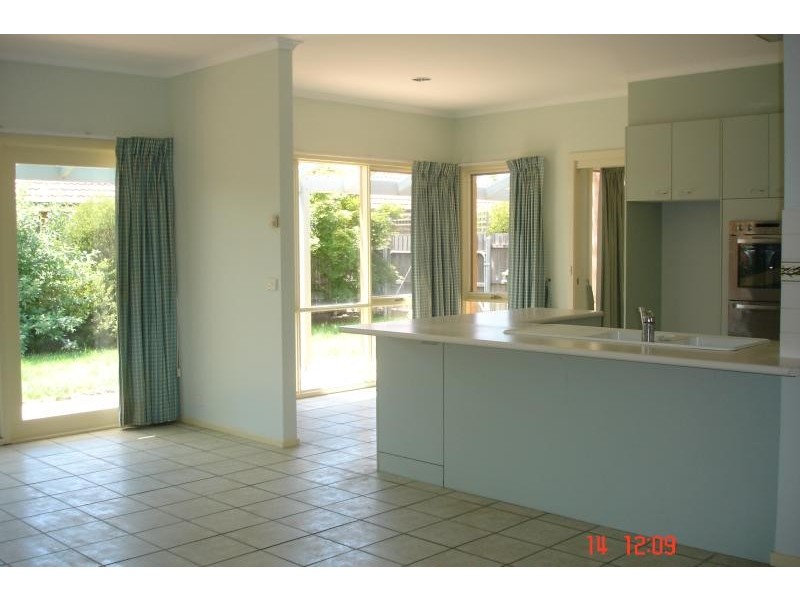 67 BICENTENNIAL DRIVE, Jerrabomberra NSW 2619