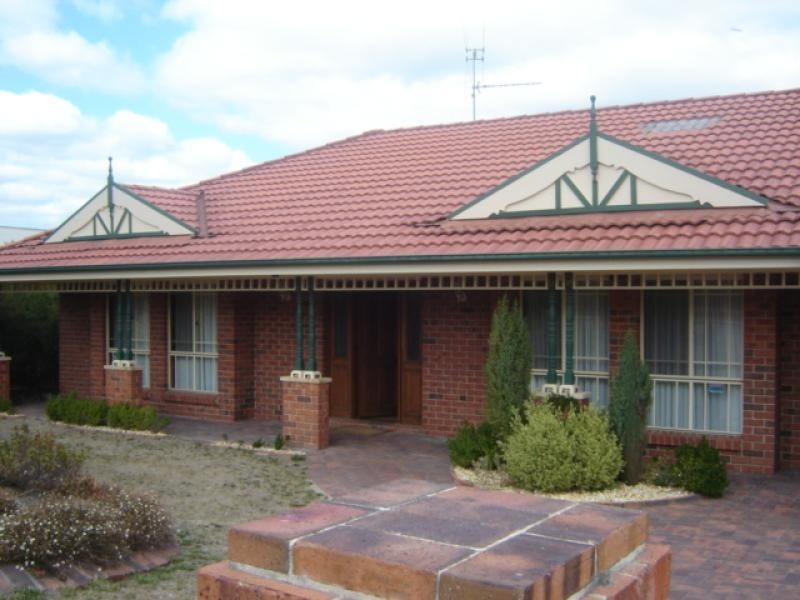 69 BICENTENNIAL DRIVE, Jerrabomberra NSW 2619