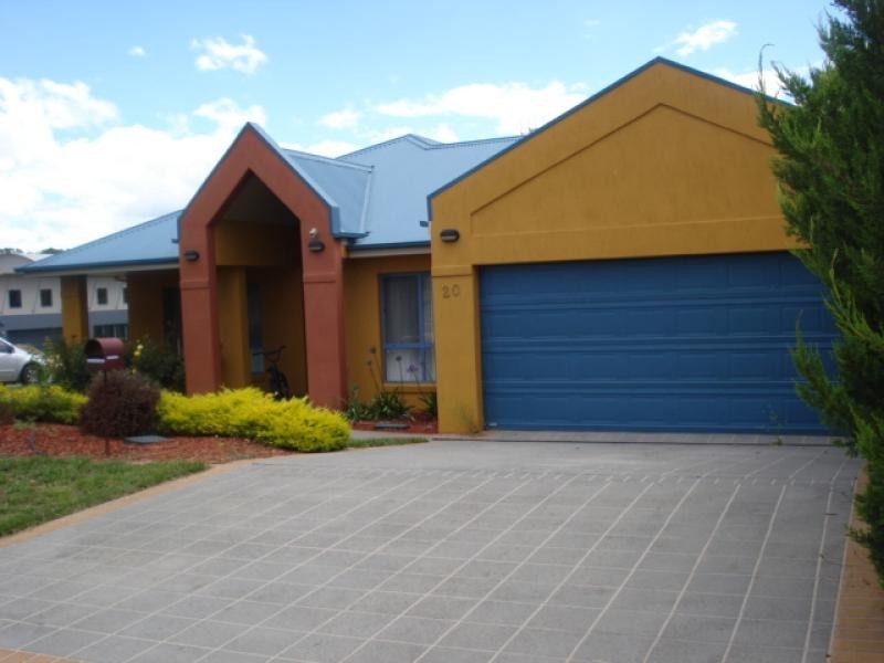 20 FIRETHORN PLACE, Jerrabomberra NSW 2619