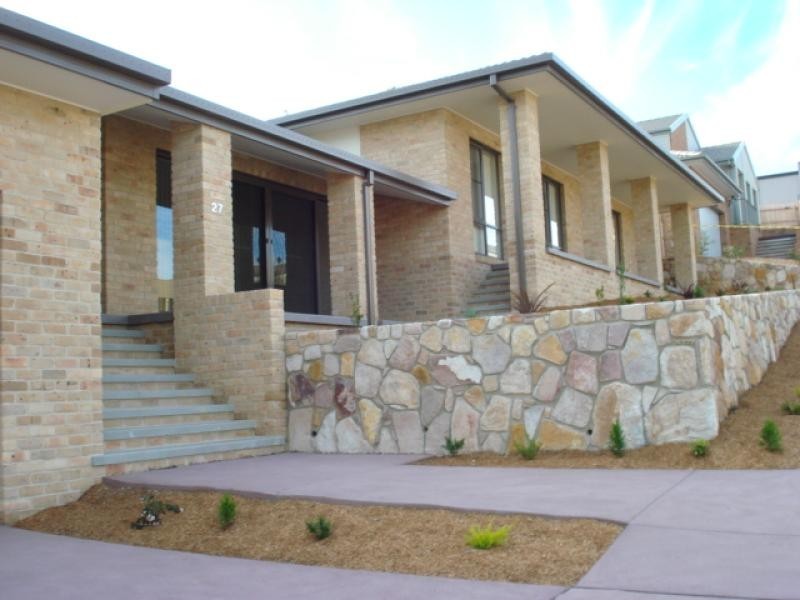 27 BALCOMBE STREET, Jerrabomberra NSW 2619