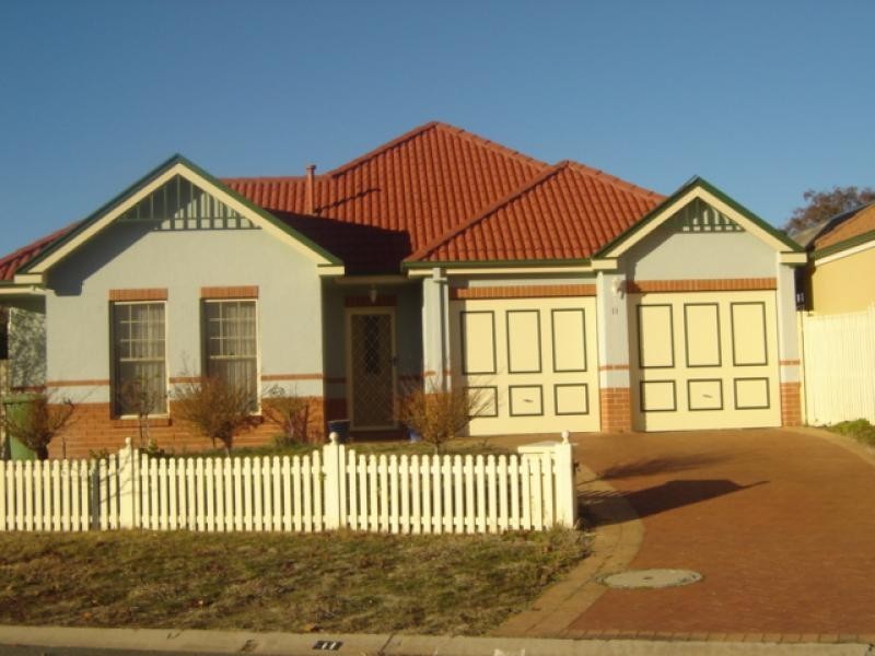 11 ROSEWOOD GLEN, Jerrabomberra NSW 2619