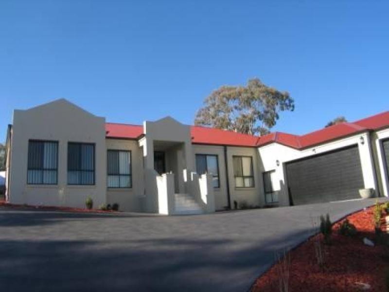 85 WATERFALL DRIVE, Jerrabomberra NSW 2619