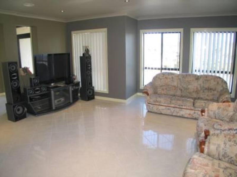 85 WATERFALL DRIVE, Jerrabomberra NSW 2619