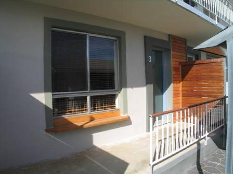 8 Young Street, Queanbeyan NSW 2620