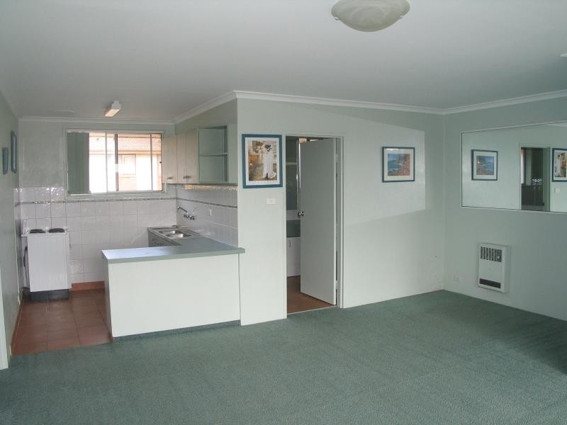 9/102 HENDERSON ROAD, Queanbeyan NSW 2620