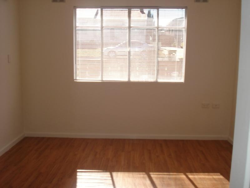 8 O’NEIL STREET, Queanbeyan NSW 2620