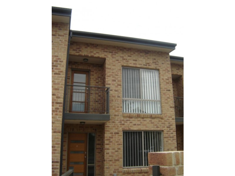 1/105 Uriarra Road, Queanbeyan NSW 2620