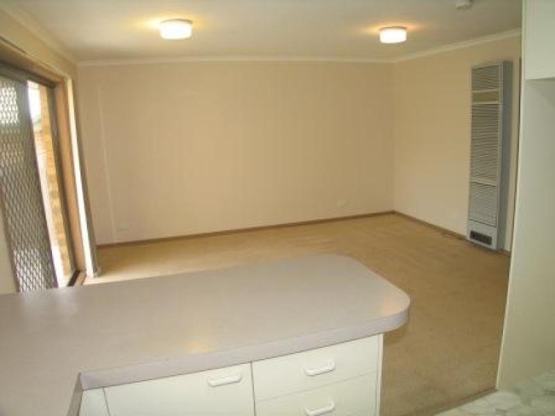 9 Cotter Place, Jerrabomberra NSW 2619