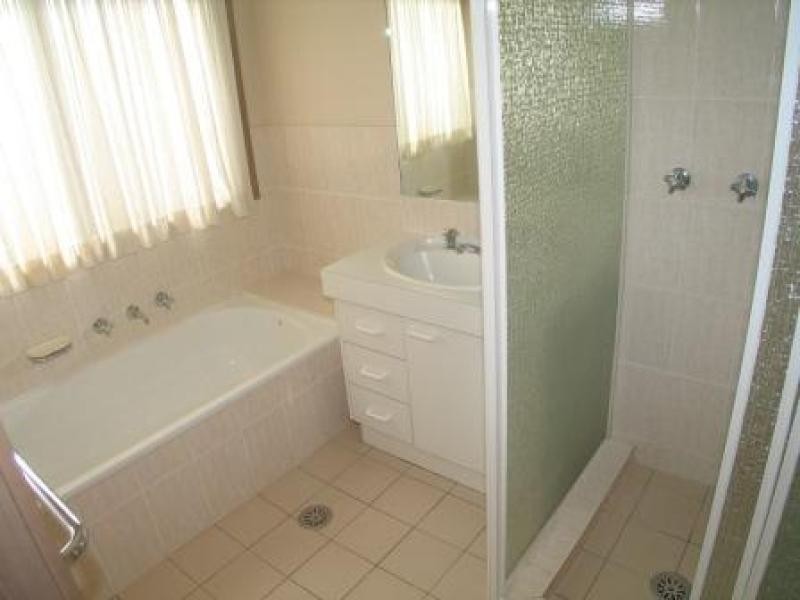 9 Cotter Place, Jerrabomberra NSW 2619