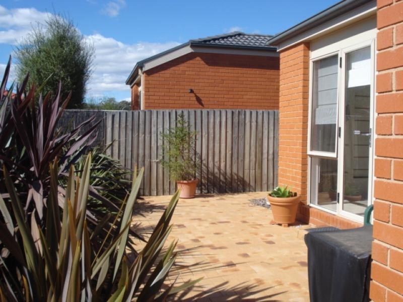 4/14 Pannamena Crescent, Jerrabomberra NSW 2619