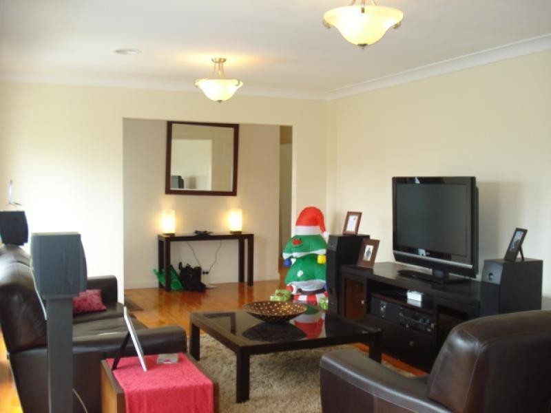 53 Ullamulla Crescent, Queanbeyan NSW 2620