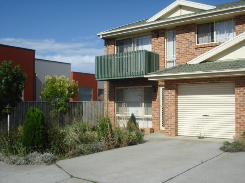 1/25 Uriarra Road, Queanbeyan NSW 2620