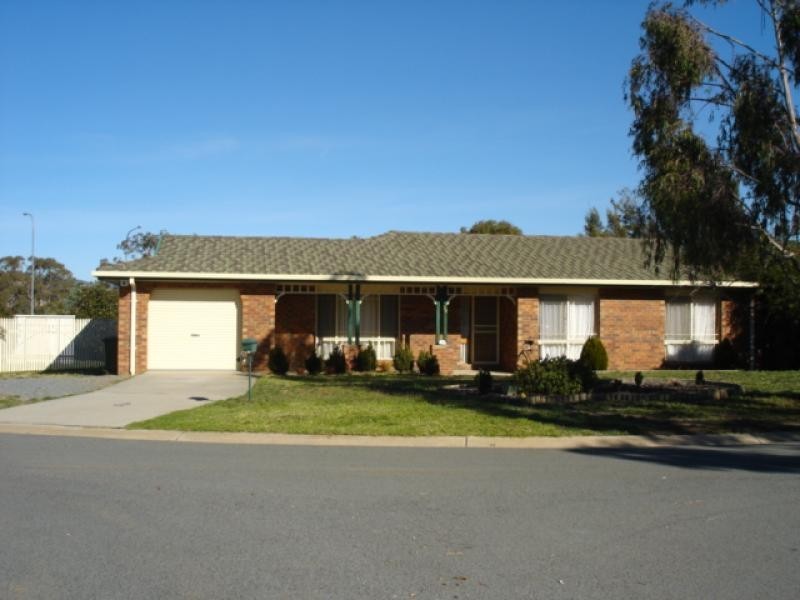 29 Franklin Court, Jerrabomberra NSW 2619